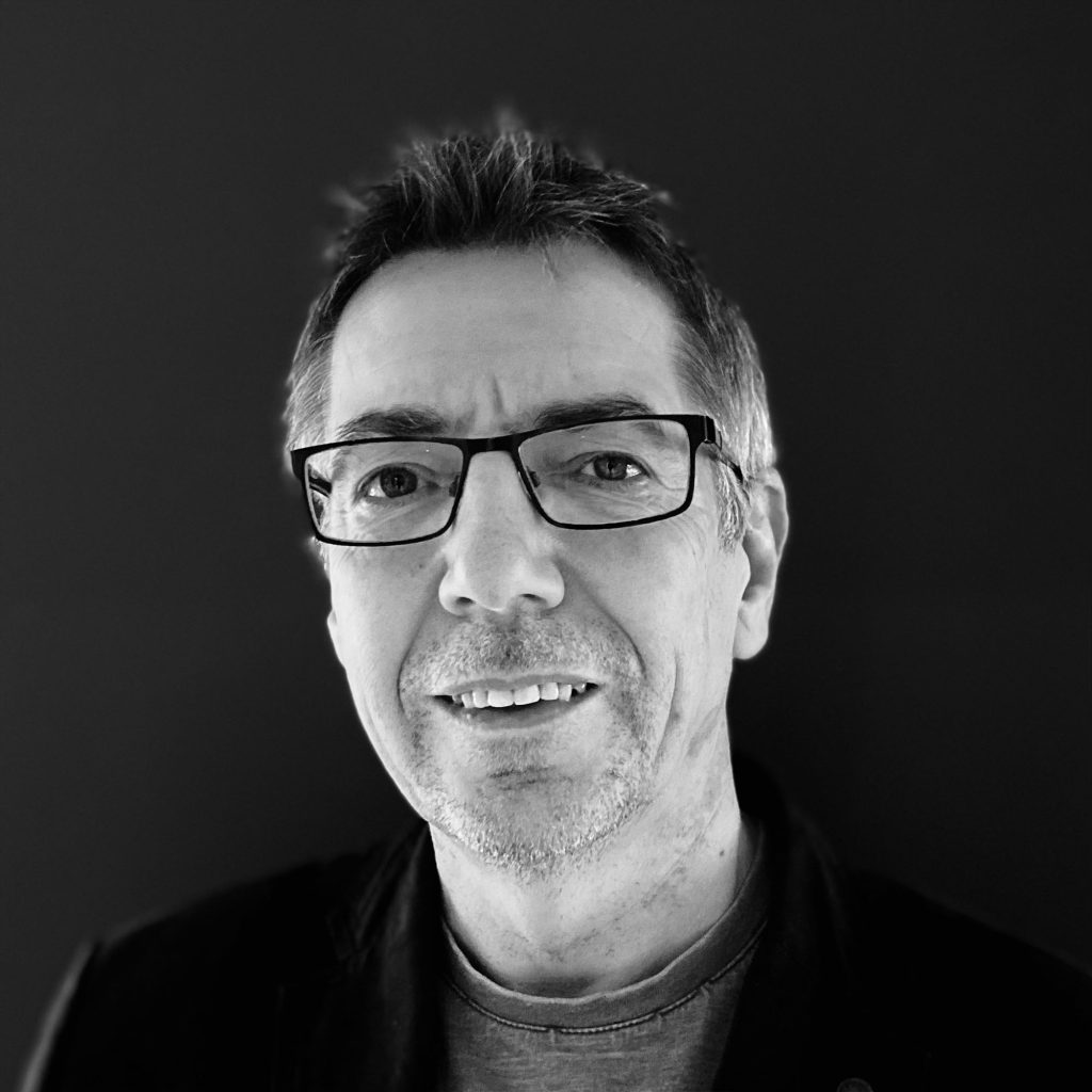 19-JULIAN-ESCOTT-1024x1024-1.jpg